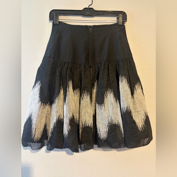 L.A.M.B. Dresses & Skirts - L.A.M.B. Linen & Cotton Black & White
Skirt $298 Size 4